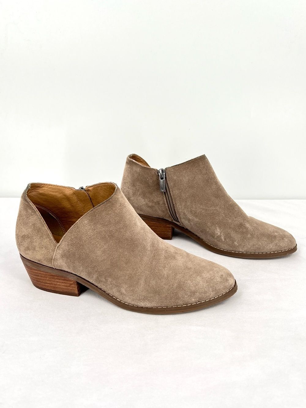 Lucky Brand Fenley Taupe Suede Side Zip Stacked Block Heel Ankle Booties 8M